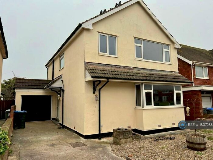 4 Bedroom Detached House To Rent In Huntingdon Road, Thornton-Cleveleys, FY5