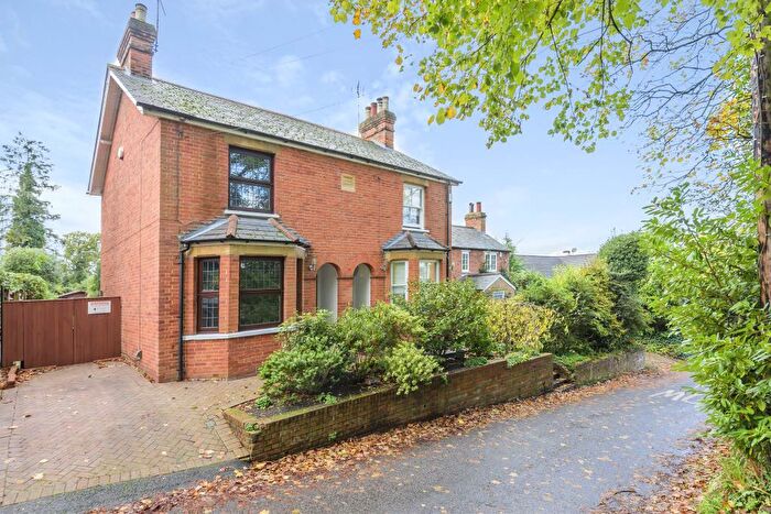 3 Bedroom Semi-Detached House To Rent In Sunninghill, Berkshire, SL5
