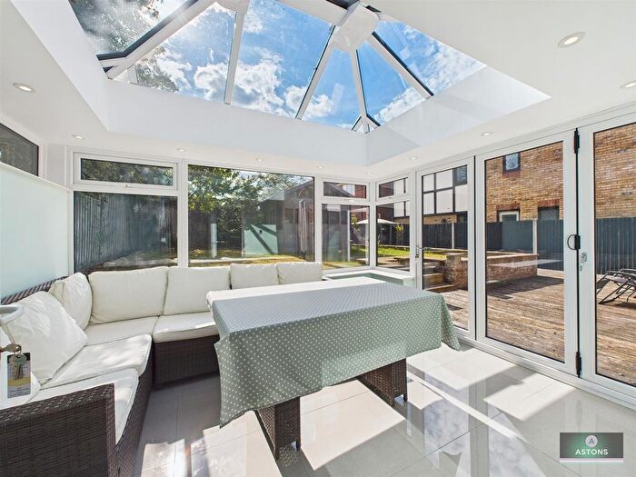 4 Bedroom Detached House For Sale In Moorland Road, Maidenbower, RH10