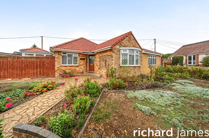 3 Bedroom Detached Bungalow For Sale In Longleaze, Royal Wootton Bassett, Royal Wootton Bassett, SN4