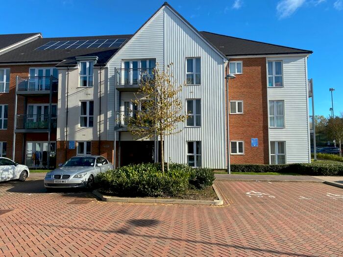 2 Bedroom Flat To Rent In Holmbush Mews, Faygate, Horsham, RH12