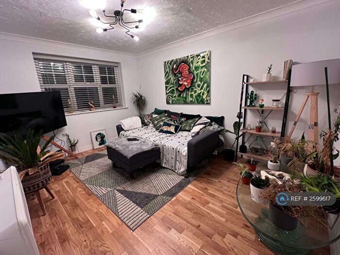 1 Bedroom Flat To Rent In Earls Meade, Luton, LU2