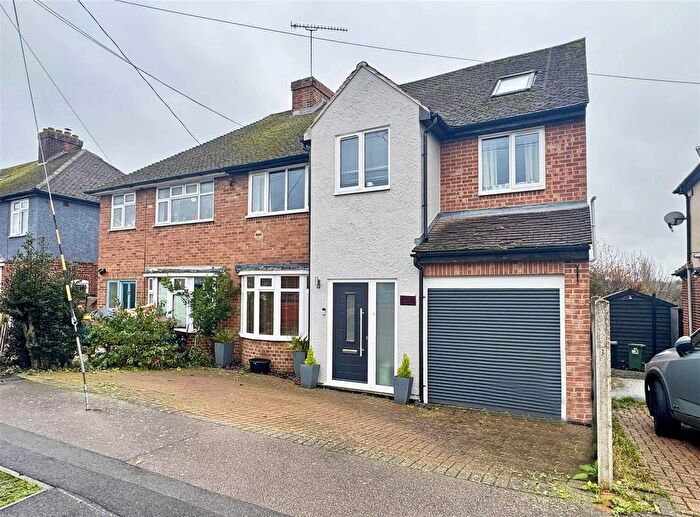 6 Bedroom Semi Detached House For Sale In Vauxhall Drive, Braintree, CM7