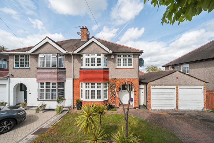 3 Bedroom Semi-Detached House For Sale In Abergeldie Road, Lee, London, SE12