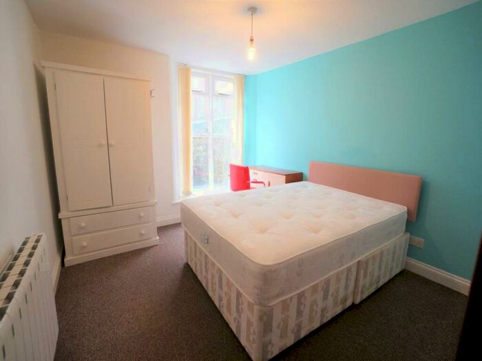 1 Bedroom Flat To Rent In York Place, Bangor, Gwynedd, LL57