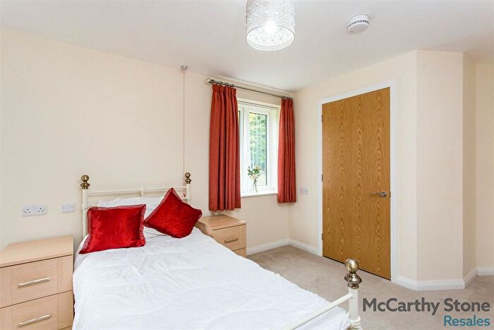 1 Bedroom Flat For Sale In Burlington Gardens, Leyland, PR25