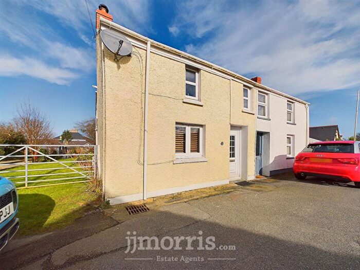 2 Bedroom Semi Detached House For Sale In Feidr Gongol, Fishguard, SA65