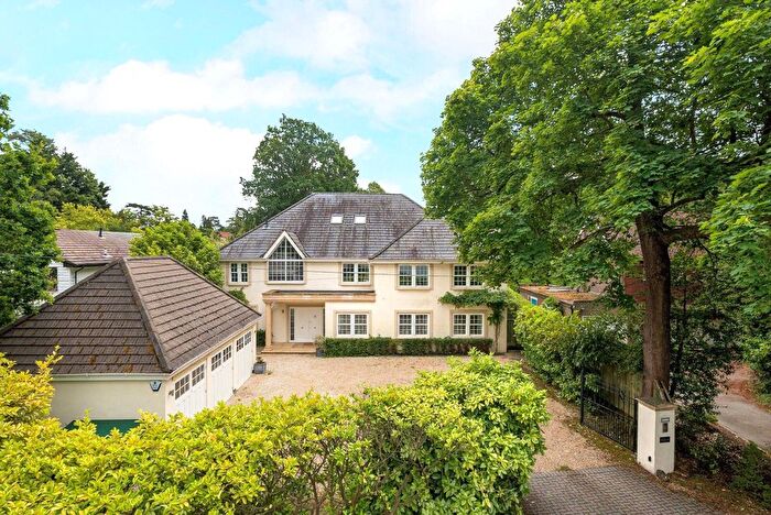 7 Bedroom Detached House For Sale In Blackdown Avenue, Pyrford, GU22