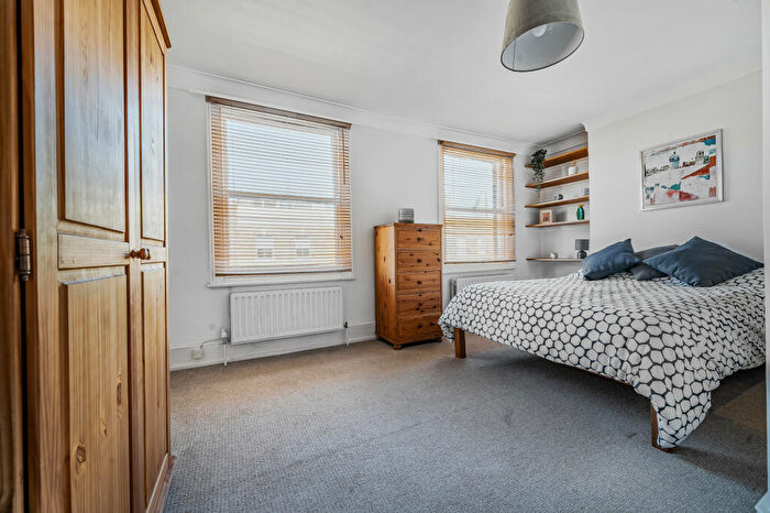 2 Bedroom Apartment To Rent In Oakden Street, London, SE11