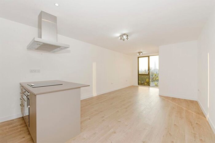 1 Bedroom Apartment To Rent In The Highway, E1W