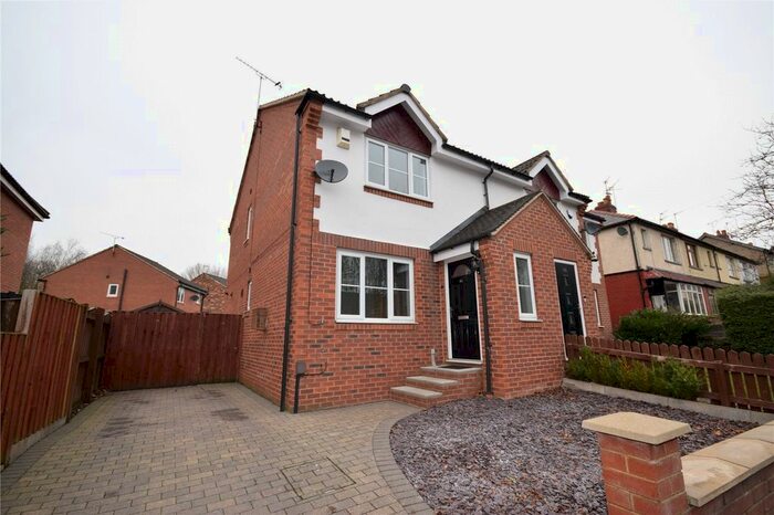 3 Bedroom Semi-Detached House To Rent In Henshaw Lane, Yeadon, Leeds LS19