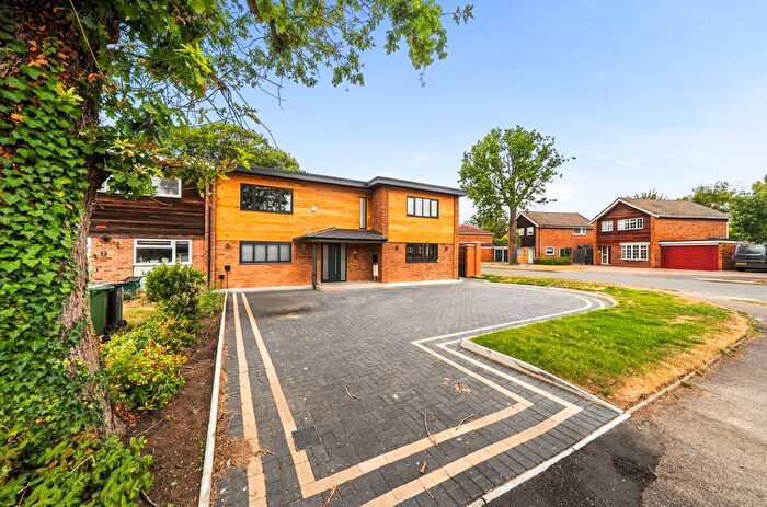 4 Bedroom End Of Terrace House For Sale In Brackendene, Bricket Wood, St. Albans, AL2