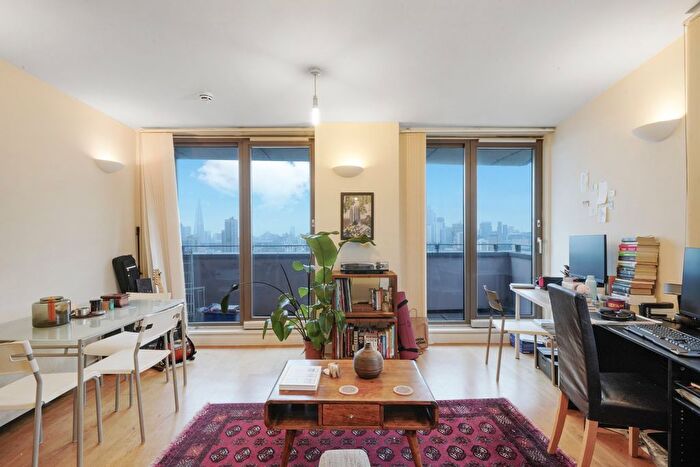 1 Bedroom Flat To Rent In Kelday Heights, Spencer Way, E1