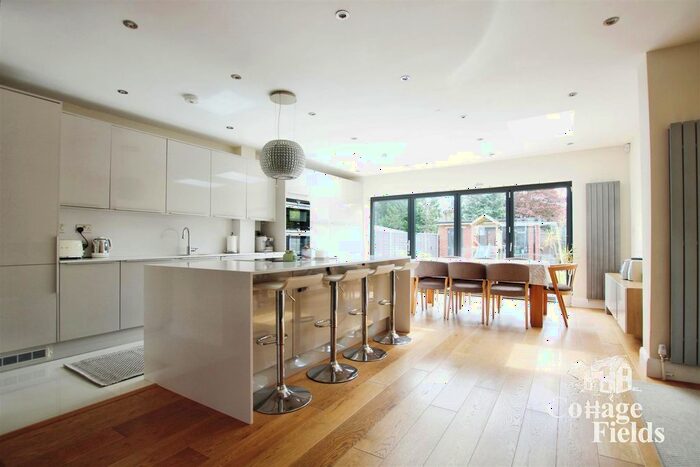 3 Bedroom Property To Rent In Riversfield Road, Enfield, EN1