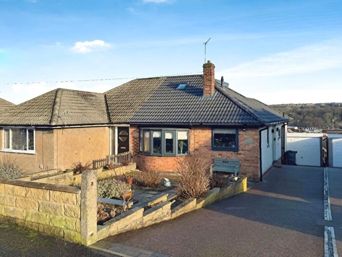 3 Bedroom Bungalow For Sale In Pyenot Gardens, Cleckheaton, BD19