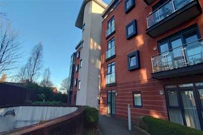 2 Bedroom Penthouse Flat To Rent In Union Road, Solihull B91