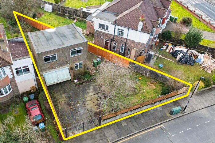 Detached House For Sale In Building To The Side Of Bowmead Eltham, London, SE9