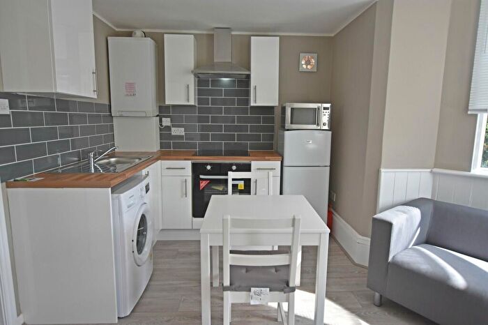 Studio To Rent In Raleigh Street Nottingham, NG7