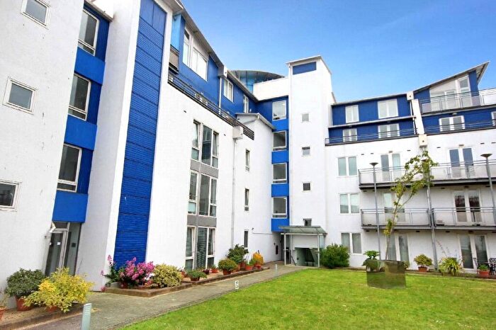 3 Bedroom Apartment To Rent In The Plaza, Sandford Street, Swindon, Wiltshire, SN1