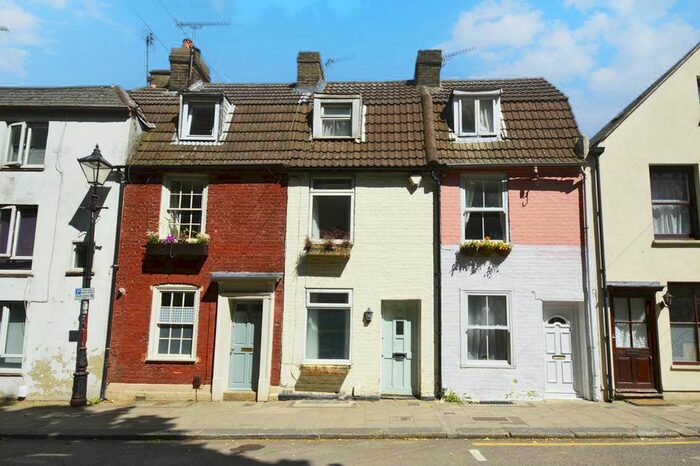 2 Bedroom Property To Rent In Mill Road, Gillingham, ME7