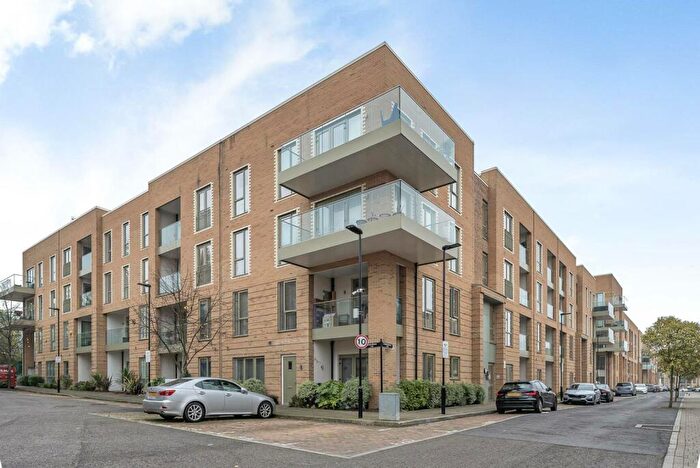 2 Bedroom Flat To Rent In Coxwell Boulevard, Mill Hill, London, NW9