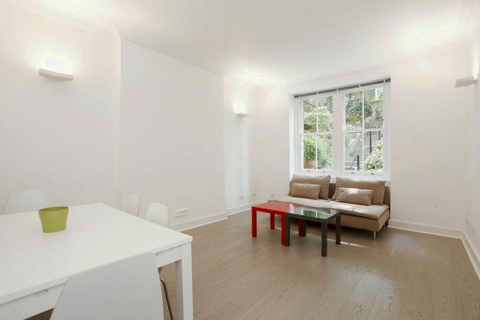 2 Bedroom Flat To Rent In Maida Avenue, Little Venice, London, W2