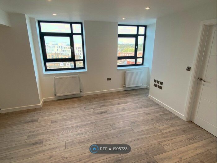 1 Bedroom Flat To Rent In Cresta House, Luton, LU1