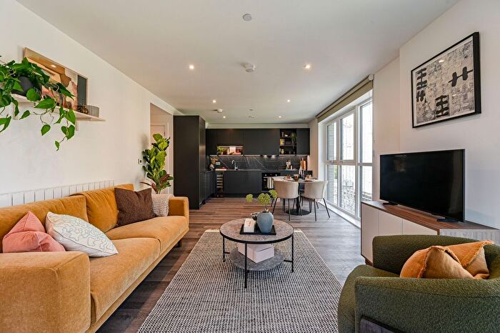 2 Bedroom Flat To Rent In Navigator Place, Kidbrooke, SE3