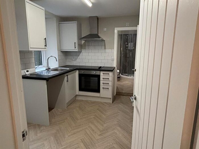 1 Bedroom Apartment To Rent In Alexandra Road, Six Bells, Abertillery, NP13