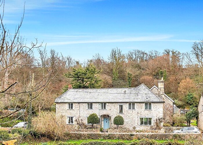 4 Bedroom Link Detached House For Sale In Combpyne, Axminster, Devon, EX13