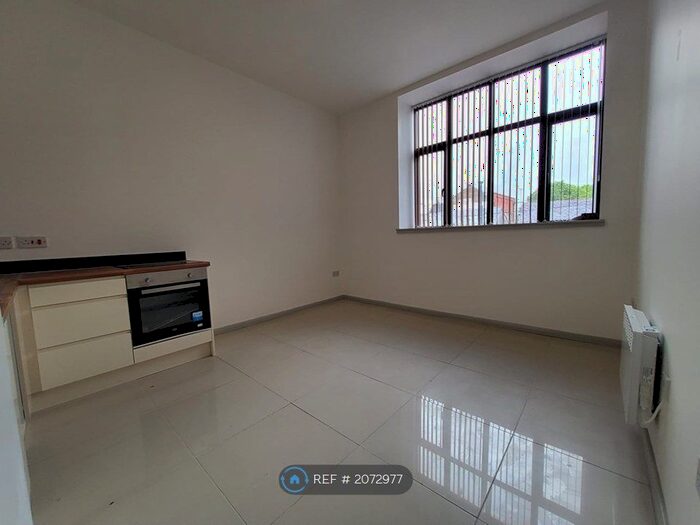 2 Bedroom Flat To Rent In Drake Street, Rochdale, OL16