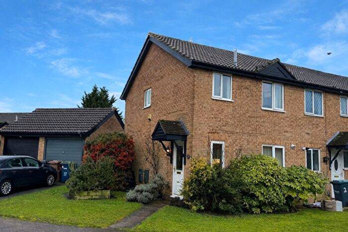 3 Bedroom End Terrace House For Sale In Rudyard Close, Luton, LU4