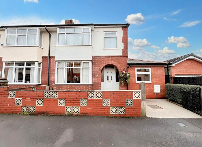 4 Bedroom Semi Detached House For Sale In Hillpark Avenue, Fulwood, Preston, PR2