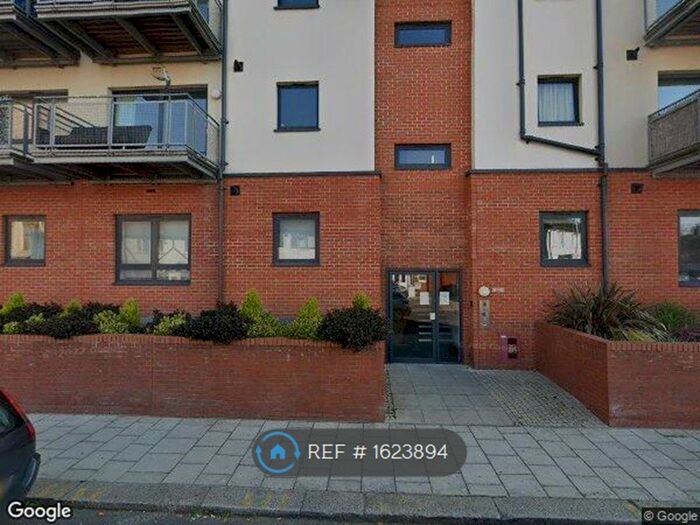 2 Bedroom Flat To Rent In Gabrielle House, Ilford, IG2