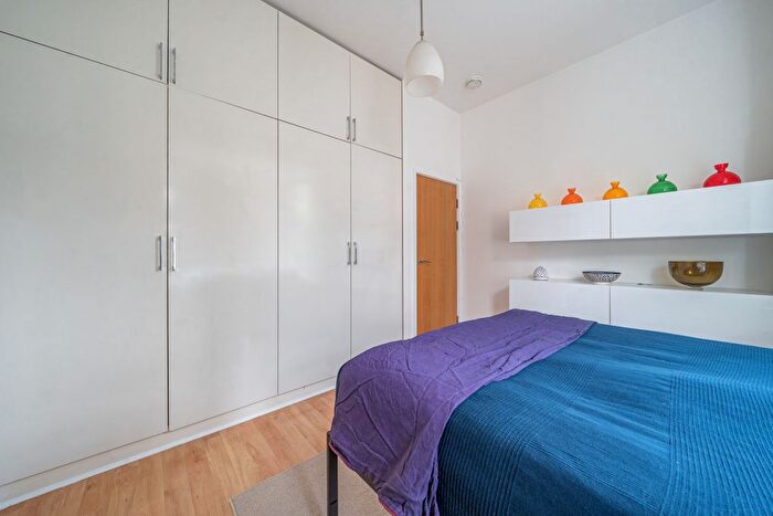 1 Bedroom Flat To Rent In Stowe Road, London, W12