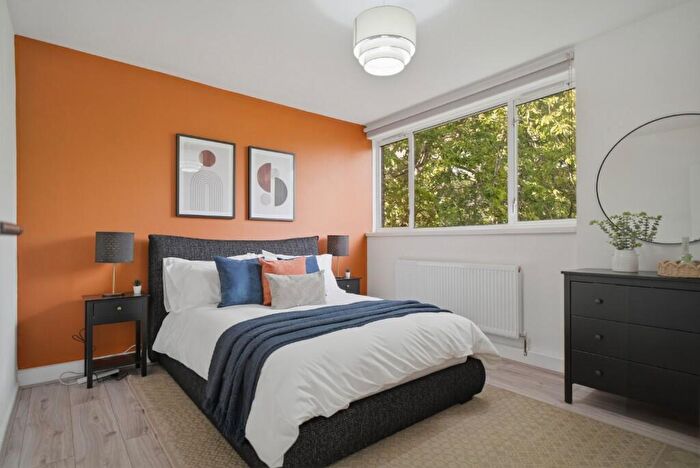 2 Bedroom Flat To Rent In Philpot Street, London, E1