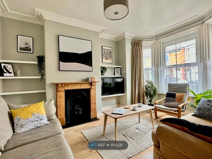 6 Bedroom Terraced House To Rent In Elmside, Exeter, EX4