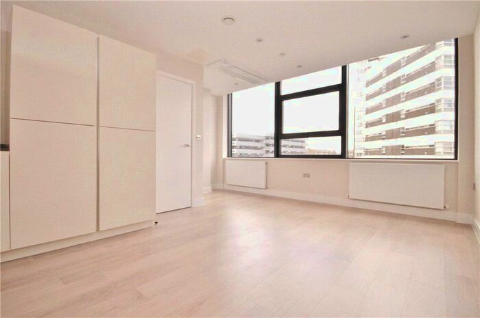 1 Bedroom Flat To Rent In The View, Staines Road West, Sunbury-On-Thames, Surrey, TW16