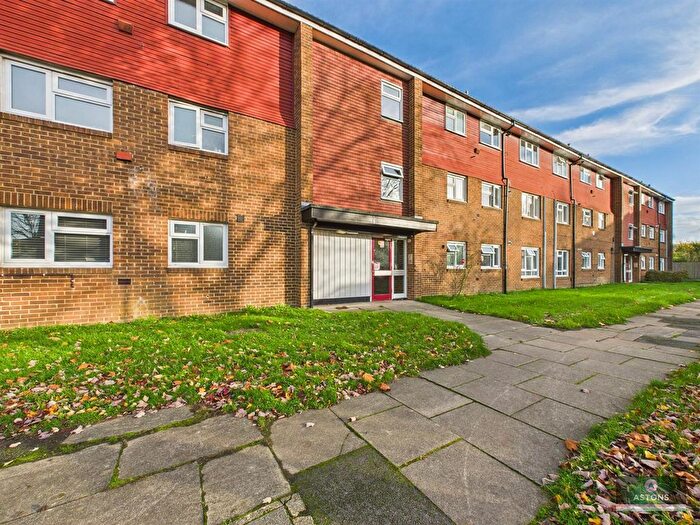 2 Bedroom Flat For Sale In Byrd Road, Crawley, RH11