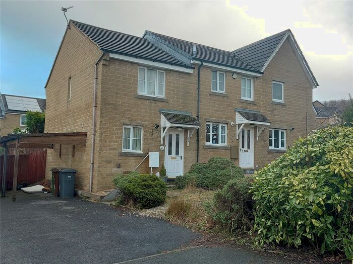 2 Bedroom Semi-detached House To Rent In Beacon Close, Colne, BB8
