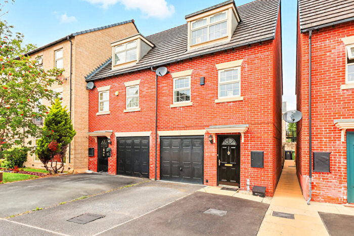3 Bedroom Town House For Sale In Silver Cross Way, Guiseley, LS20