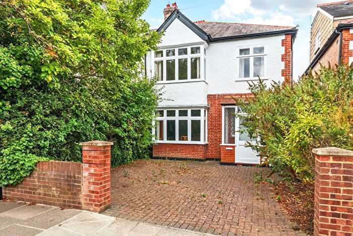 4 Bedroom Semi-detached House For Sale In Elmfield Avenue, Teddington, TW11