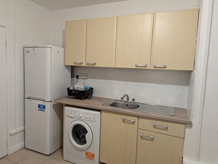 2 Bedroom Flat To Rent In Turin Street, London, E2