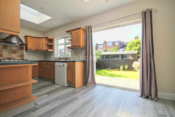 4 Bedroom End Of Terrace House To Rent In Egerton Road, New Malden, KT3