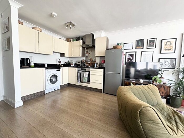 1 Bedroom Flat To Rent In Clarence Road, London, E5