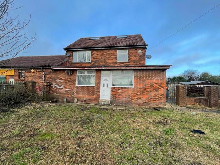 4 Bedroom End Of Terrace House To Rent In Boltby Lane, Bradford BD6