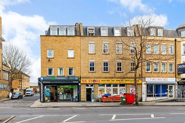 3 Bedroom Flat To Rent In Hendre Road, Bermondsey, SE1