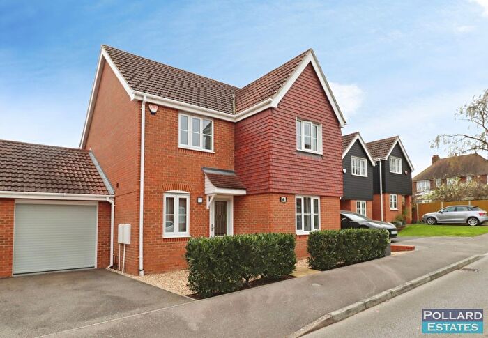 4 Bedroom Link Detached House For Sale In Cranford Close, Rainham, ME8