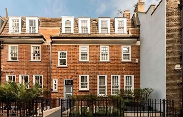 5 Bedroom Terraced House To Rent In Shepherds Close, Mayfair, London, W1K