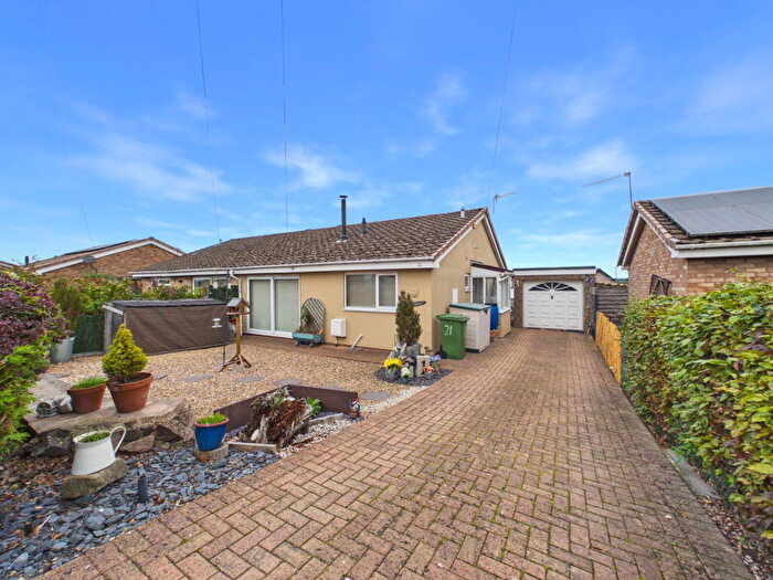 3 Bedroom Semi-Detached Bungalow For Sale In Hawthorn Drive, Sling, Coleford, GL16